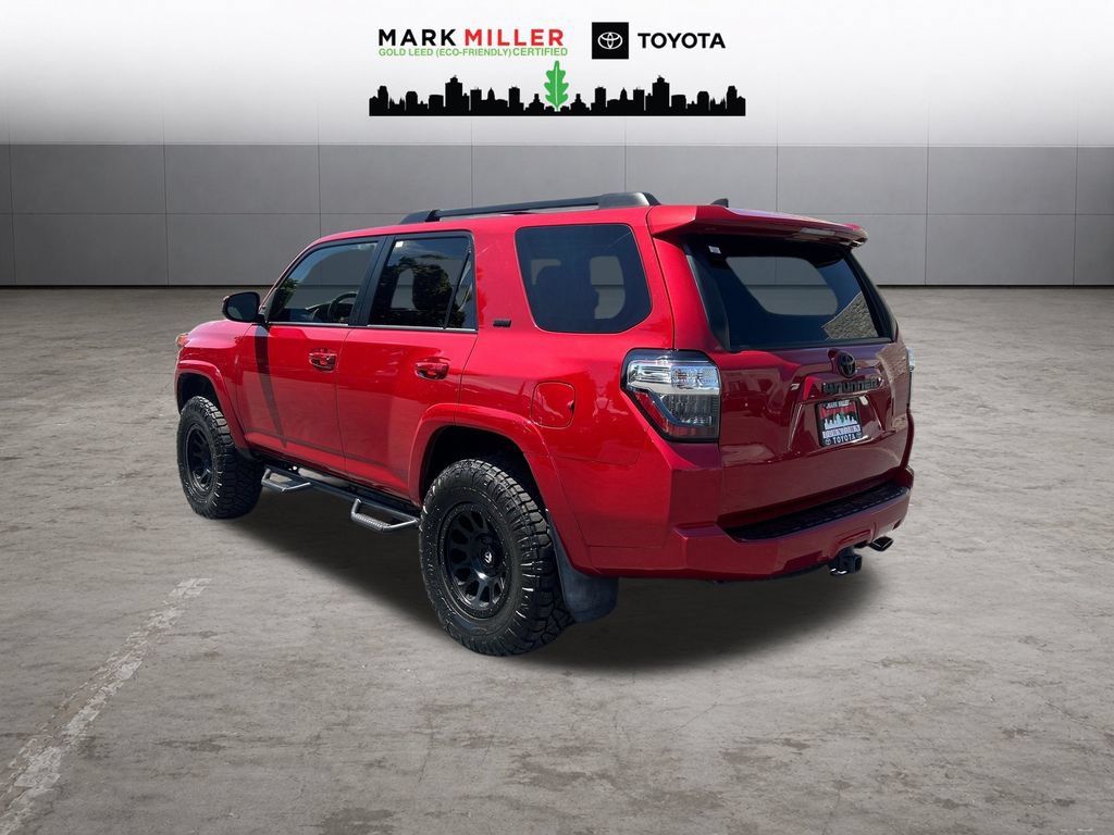 Used 2016 Toyota 4Runner SR5 AWD/4WD image 3