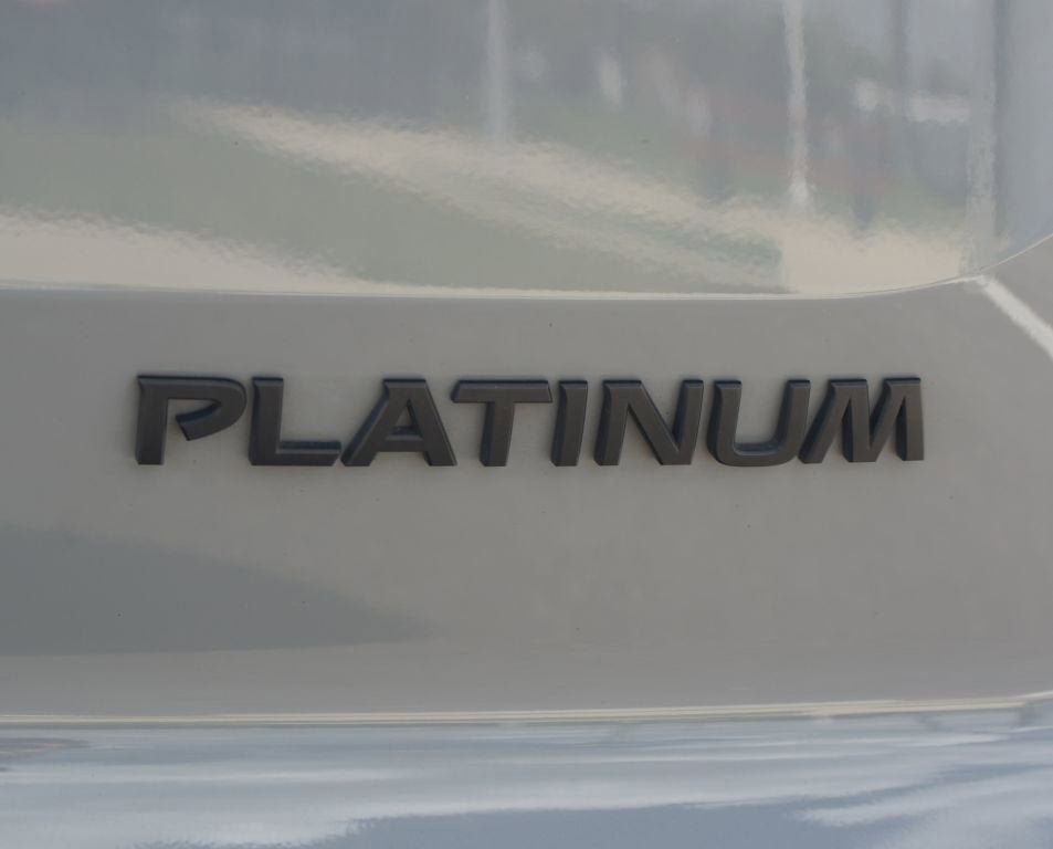 Used 2023 Nissan Pathfinder Platinum w/ Lighting Package (N93) FWD image 20