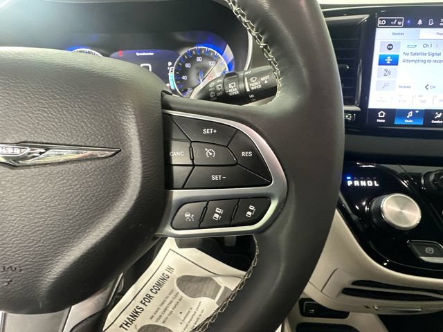 Used 2024 Chrysler Pacifica Touring-L FWD image 29