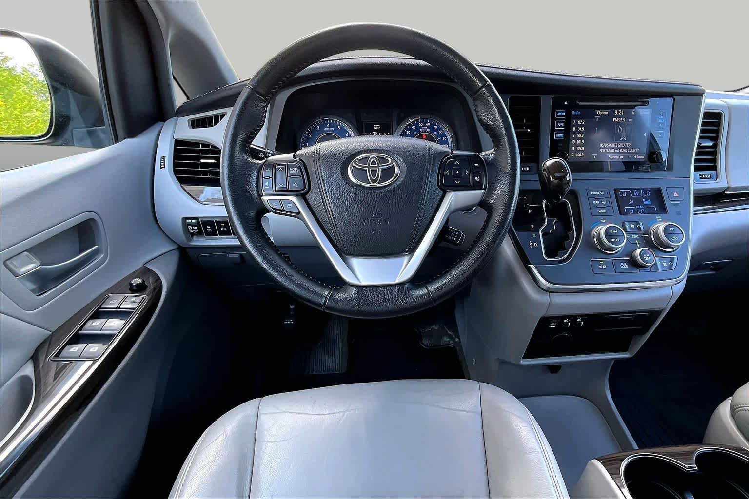 Used 2015 Toyota Sienna XLE w/ XLE Navigation Package AWD/4WD image 6