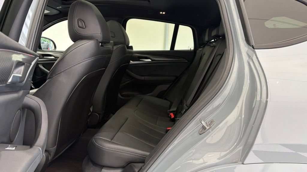 Used 2024 BMW X4 xDrive30i AWD/4WD image 21
