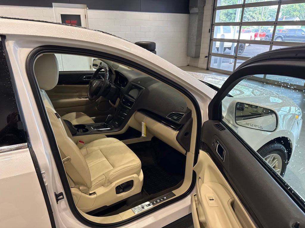 Used 2018 Lincoln MKT AWD w/ Technology Package image 13
