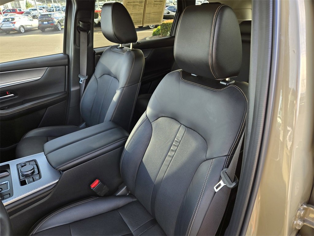 Certified 2025 MAZDA CX-70 Plug-In Hybrid w/ Premium Pkg image 15