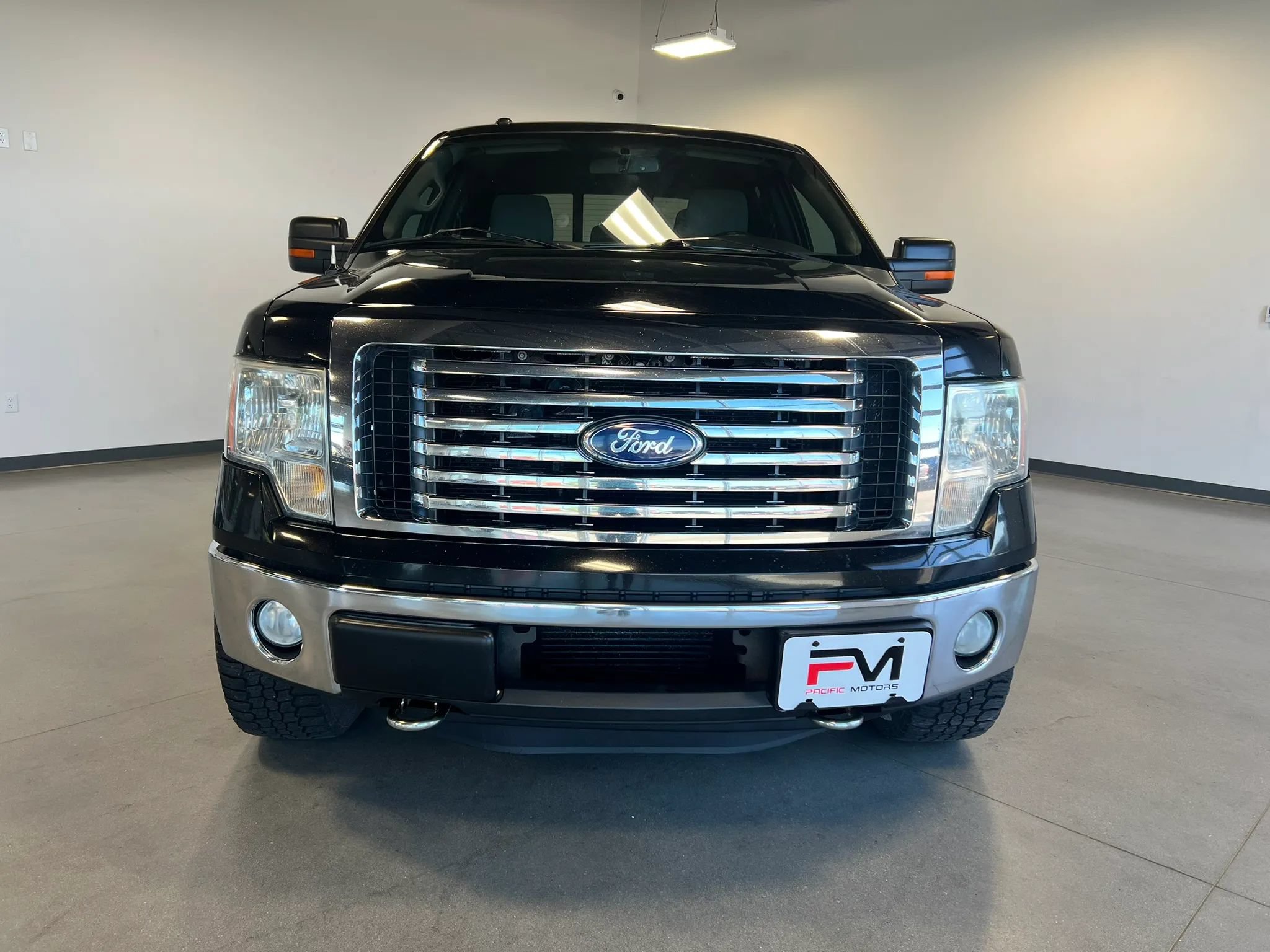Used 2011 Ford F150 XLT w/ XLT Chrome Pkg AWD/4WD image 2