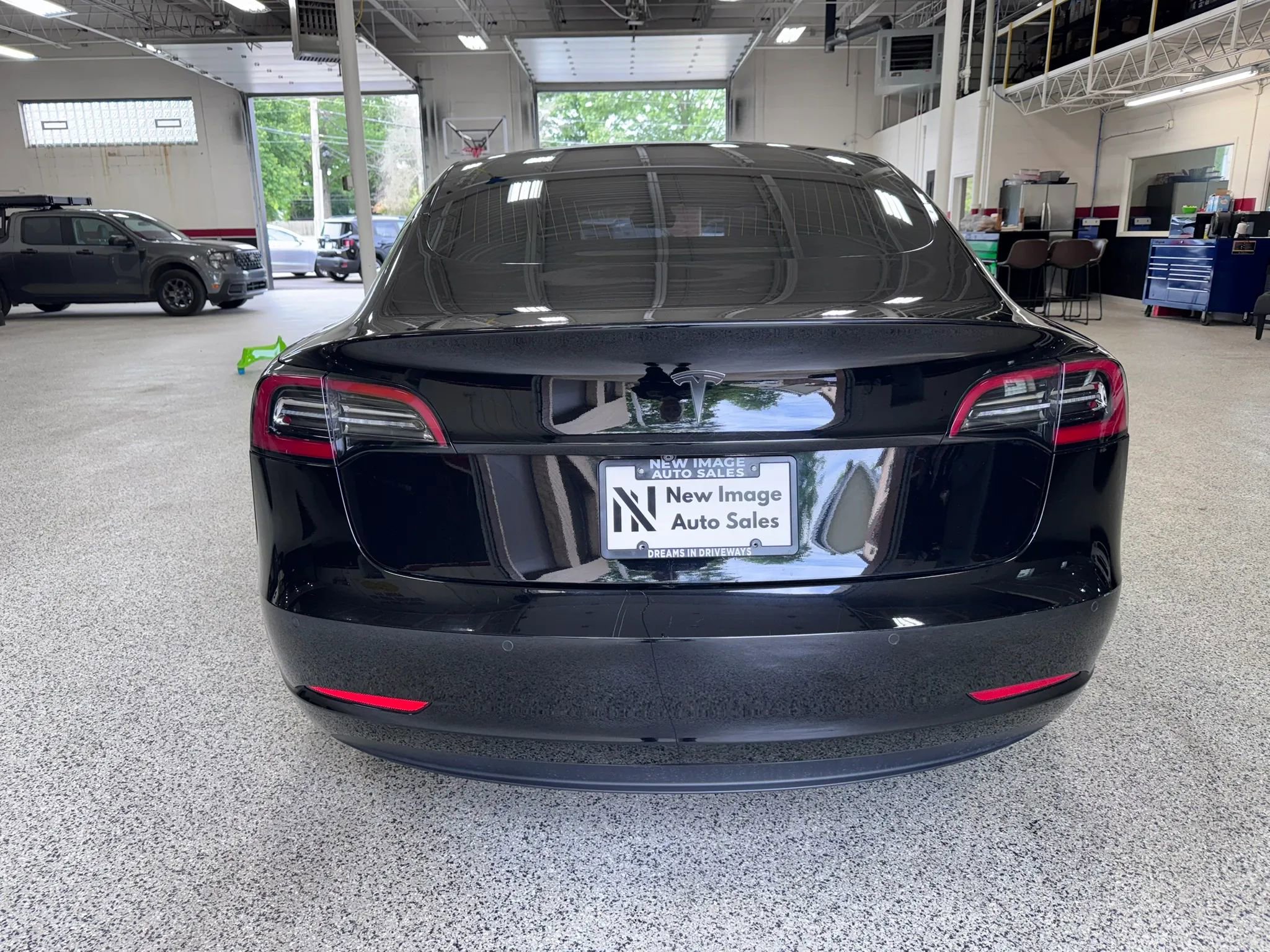 Used 2019 Tesla Model 3 Mid Range RWD image 4