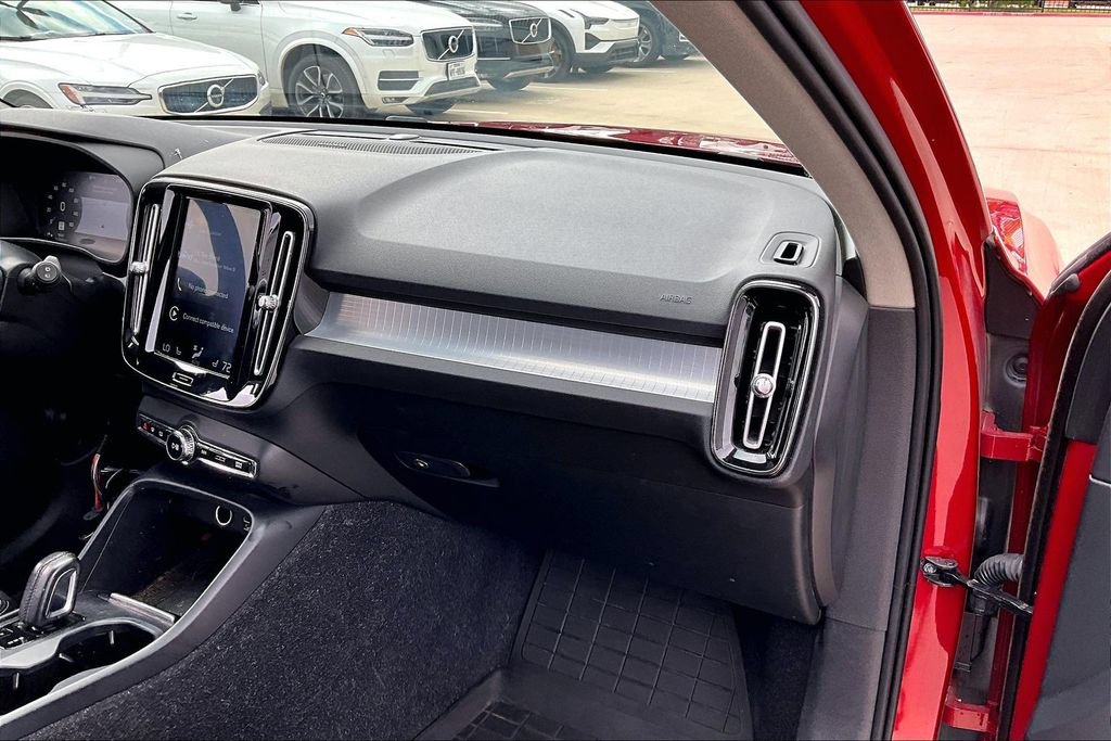 Used 2019 Volvo XC40 T5 Momentum AWD/4WD image 19