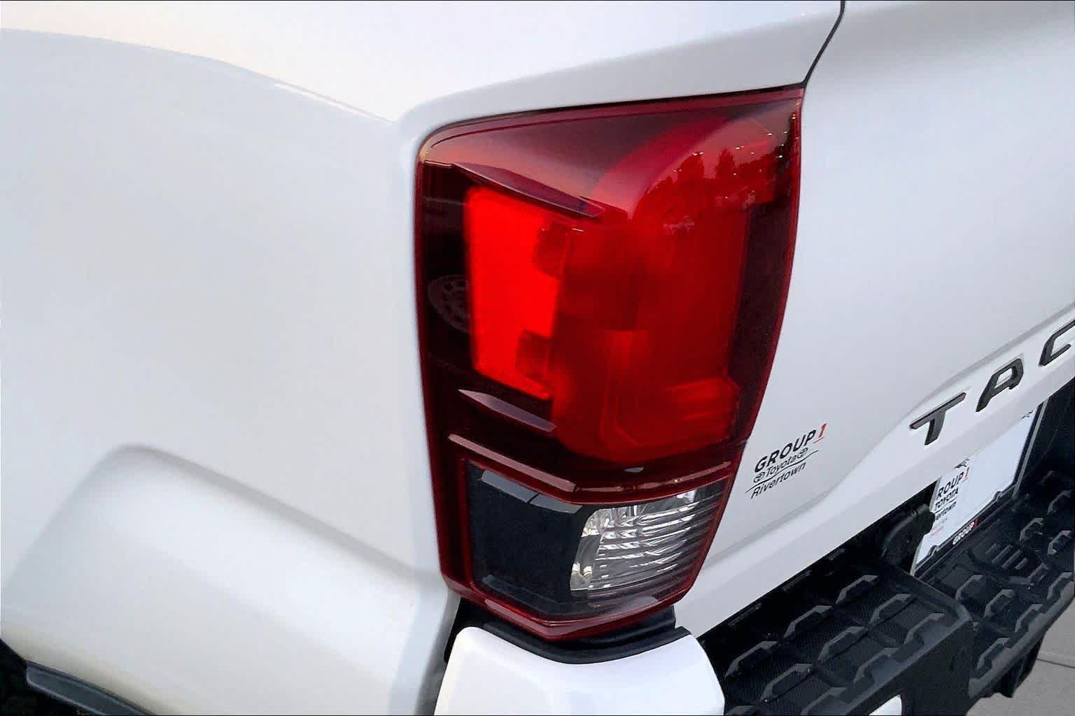 Used 2019 Toyota Tacoma TRD Off-Road w/ Technology Package AWD/4WD image 27