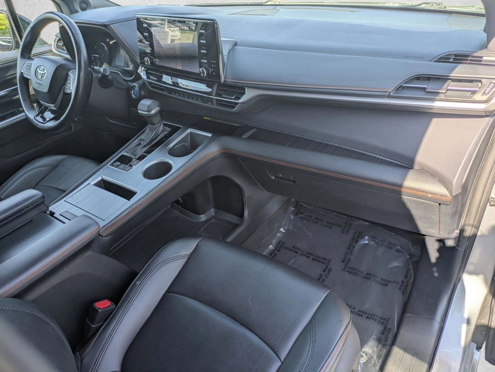 Used 2021 Toyota Sienna XSE w/ XSE Plus Package FWD image 24