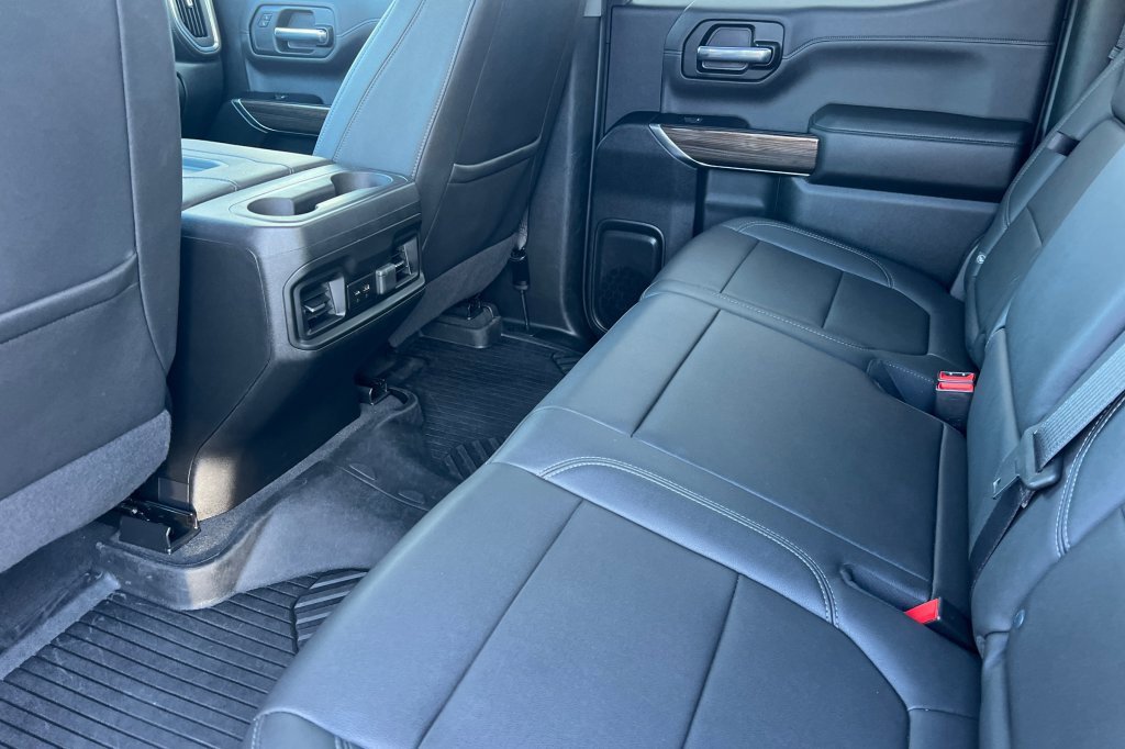 Used 2022 Chevrolet Silverado 1500 LT Trail Boss w/ Convenience Package II image 9