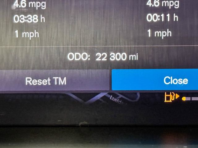 Used 2024 Volvo V60 B5 Cross Country Plus w/ Protection Package Premier image 4