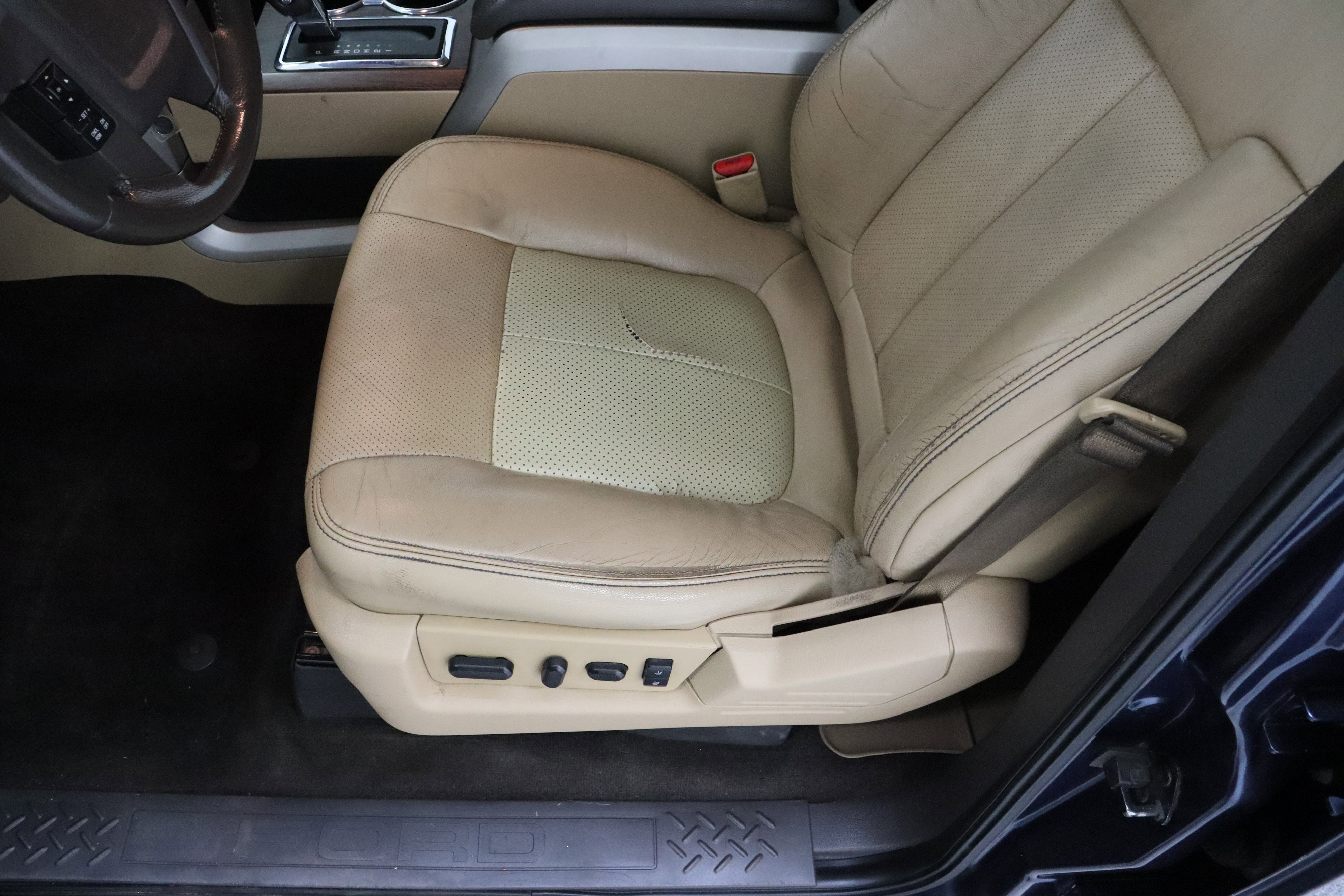 Used 2014 Ford F150 Lariat w/ Equipment Group 502A Luxury RWD image 15