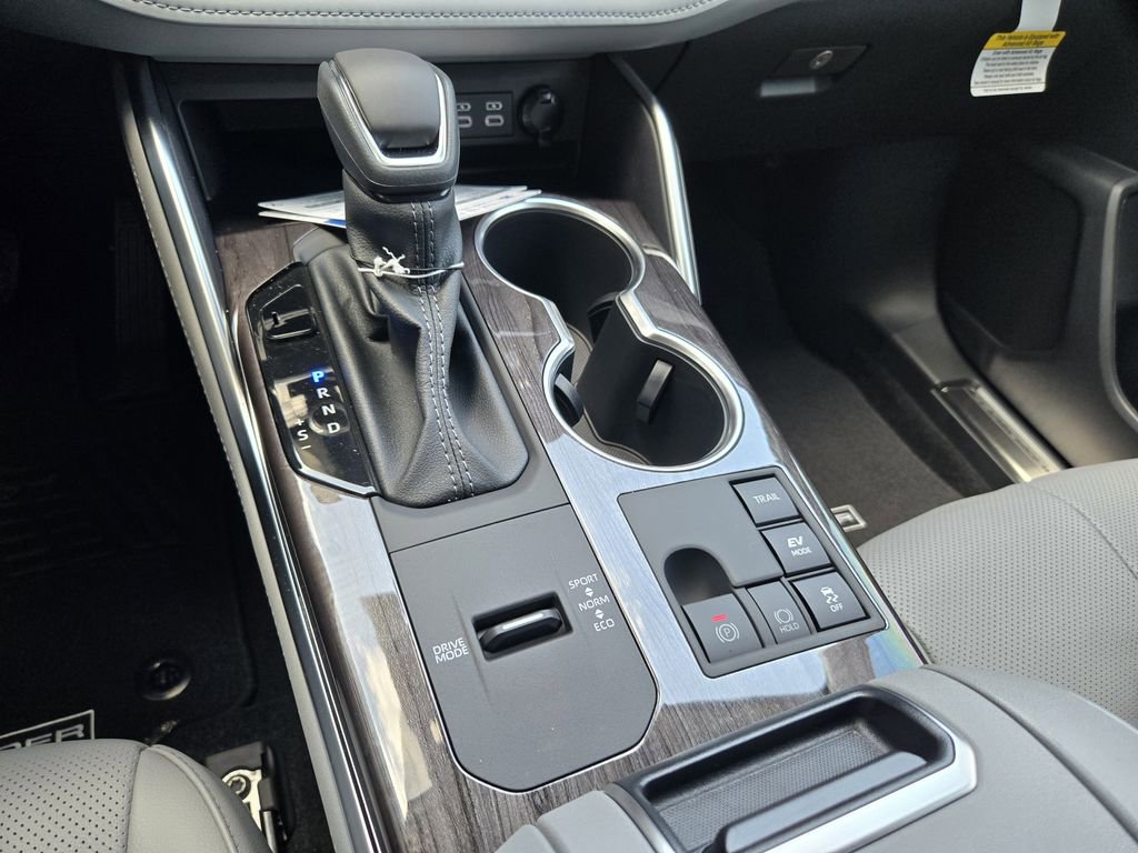 New 2026 Toyota Highlander Platinum AWD/4WD image 14