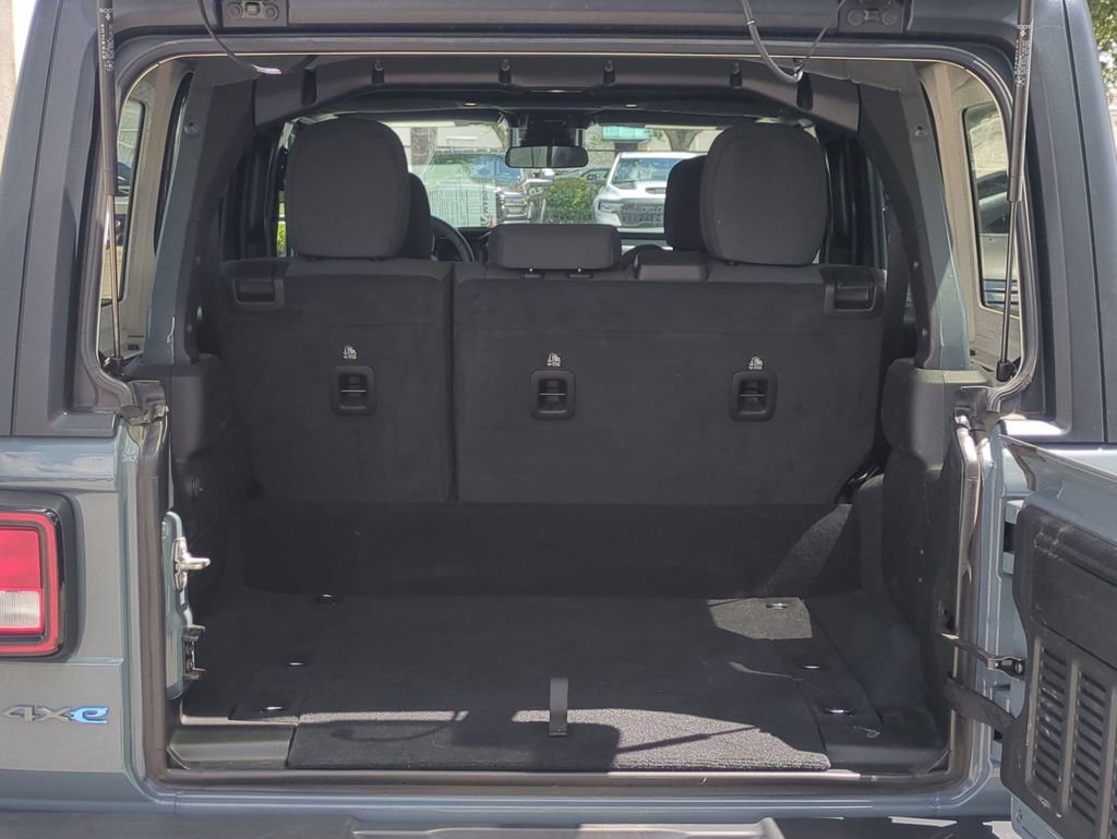Used 2024 Jeep Wrangler Unlimited AWD/4WD image 14