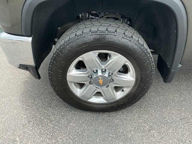 Used 2022 Chevrolet Silverado 2500 LTZ w/ LTZ Premium Package AWD/4WD image 11