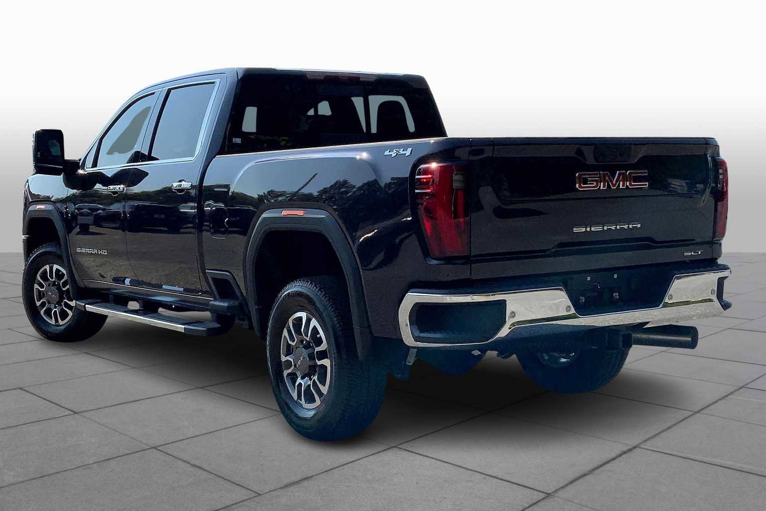 New 2025 GMC Sierra 3500 SLT w/ SLT Premium Package AWD/4WD image 12