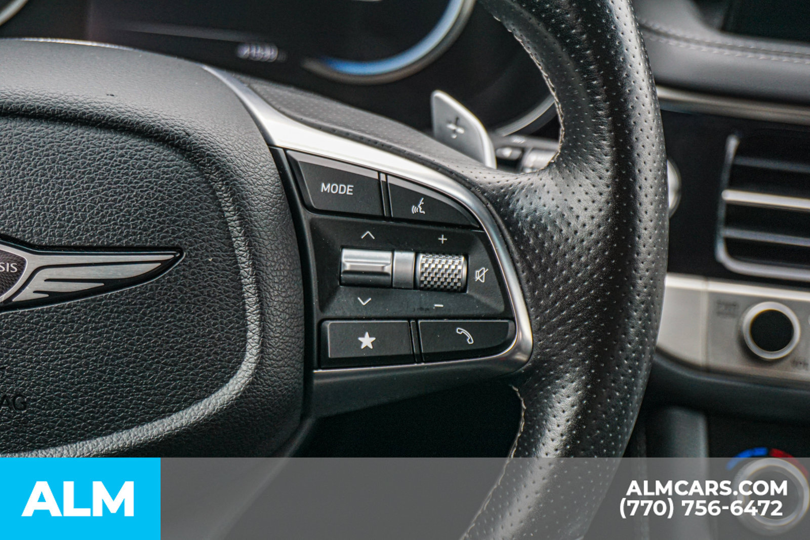 Used 2025 Genesis G70 2.5T RWD image 30