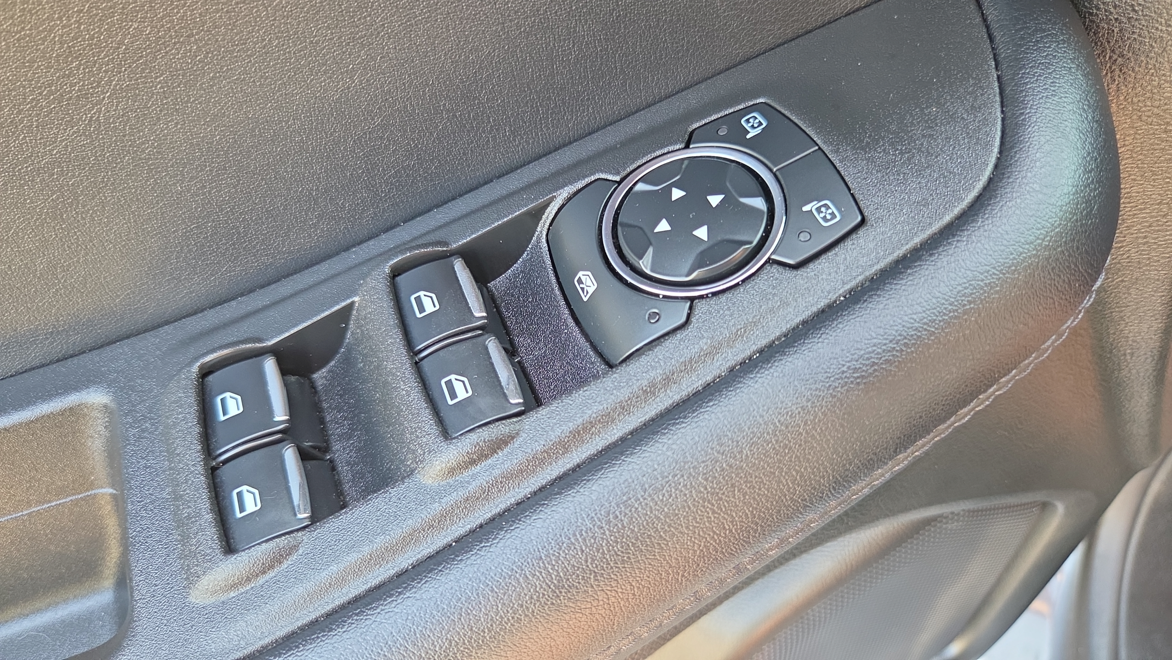Used 2024 Ford Edge SEL AWD/4WD image 28