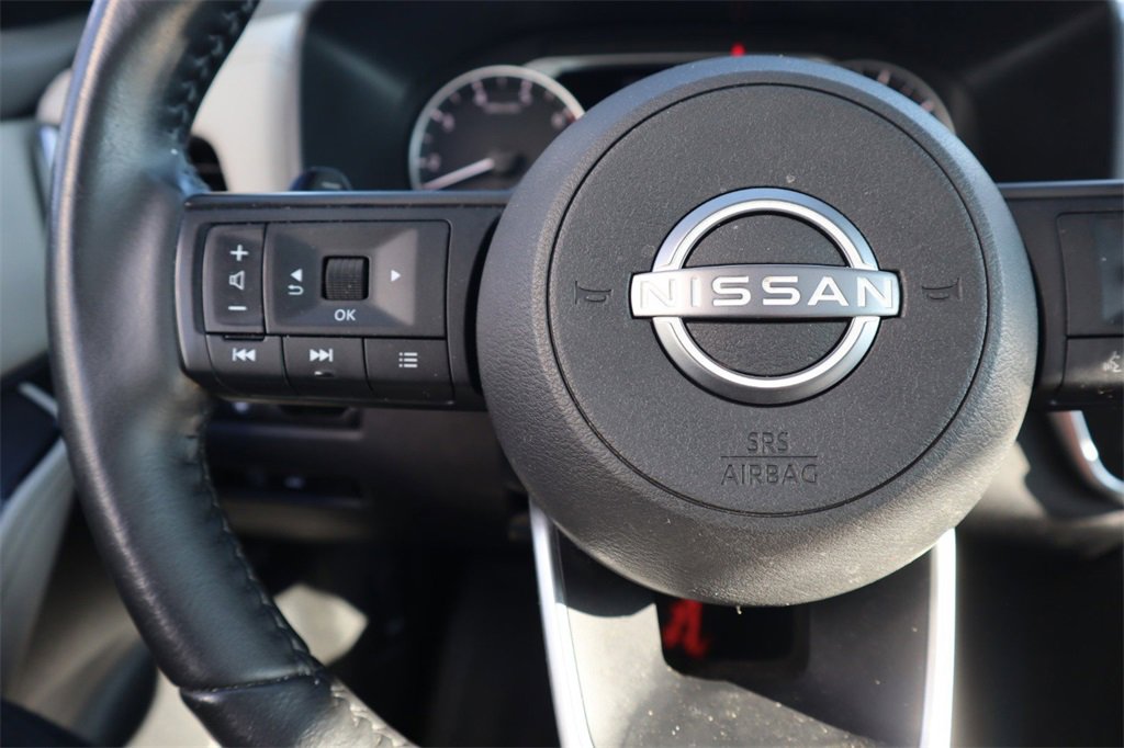 Used 2024 Nissan Rogue SV w/ SV Premium Package image 16