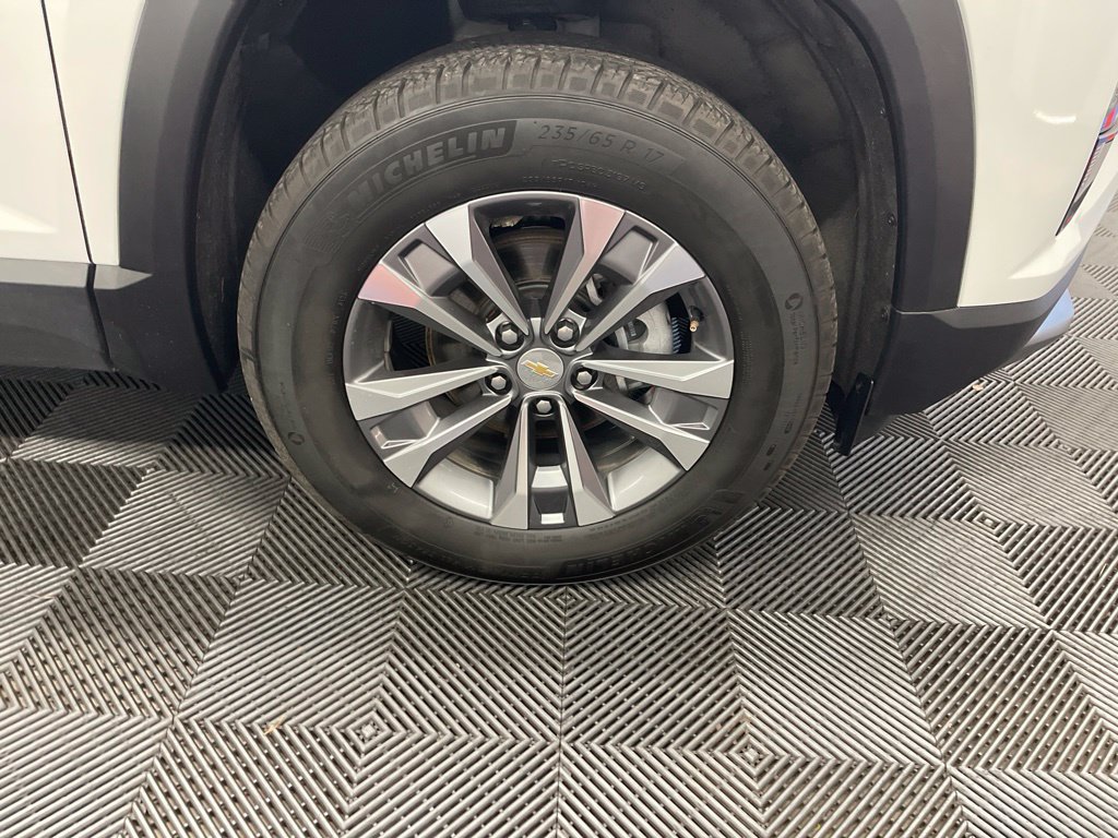 Used 2026 Chevrolet Equinox LT AWD/4WD image 24