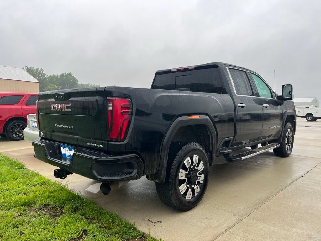 Used 2024 GMC Sierra 2500 Denali AWD/4WD image 4
