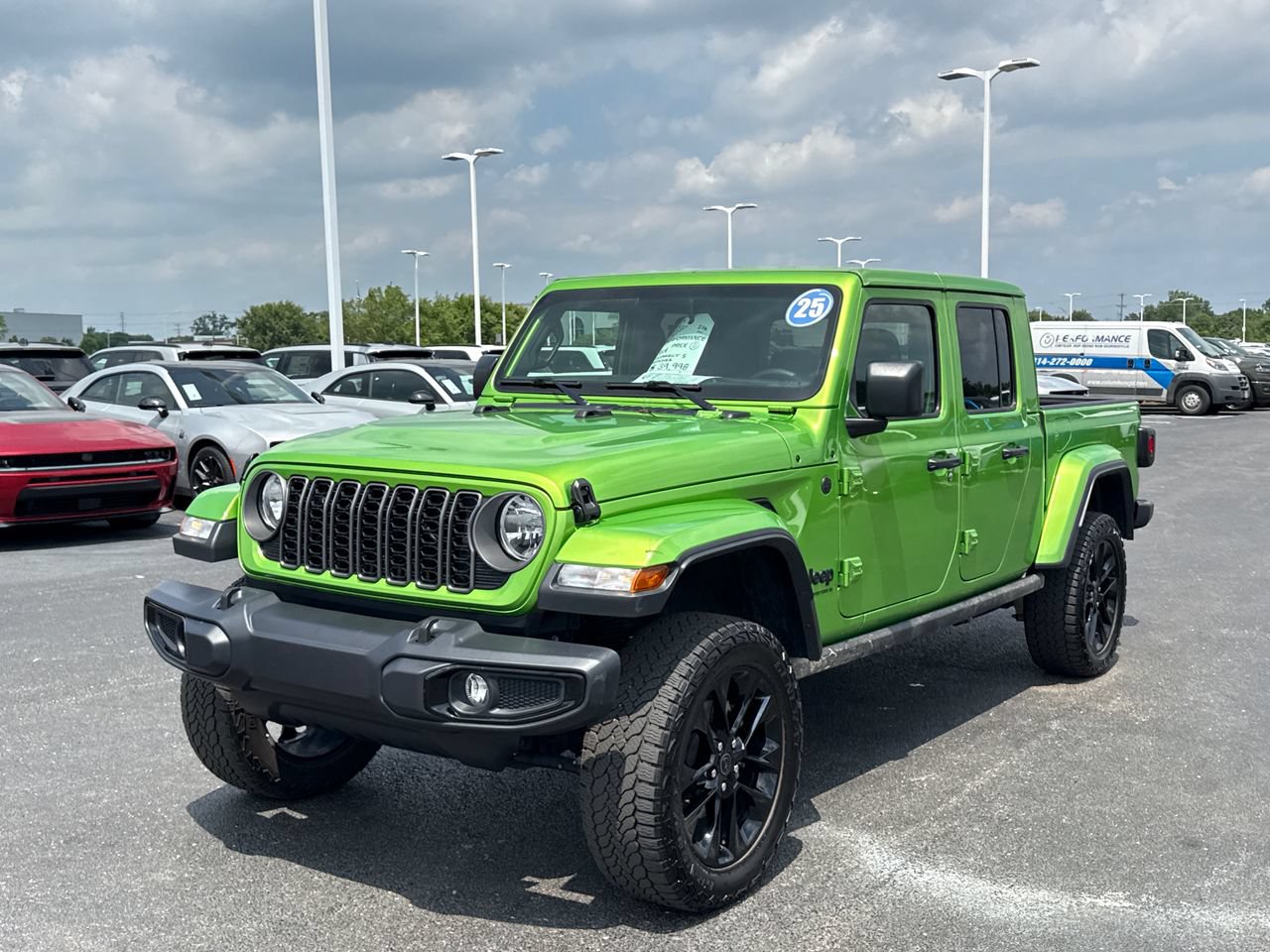 Used 2025 Jeep Gladiator Sport AWD/4WD image 7