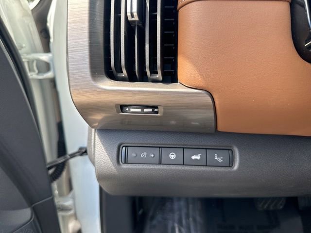 Used 2023 Nissan Pathfinder Platinum w/ Cargo Package AWD/4WD image 27
