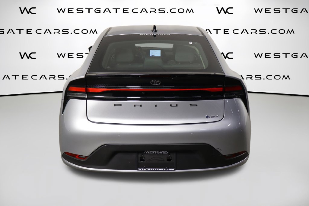 Used 2026 Toyota Prius LE FWD image 4