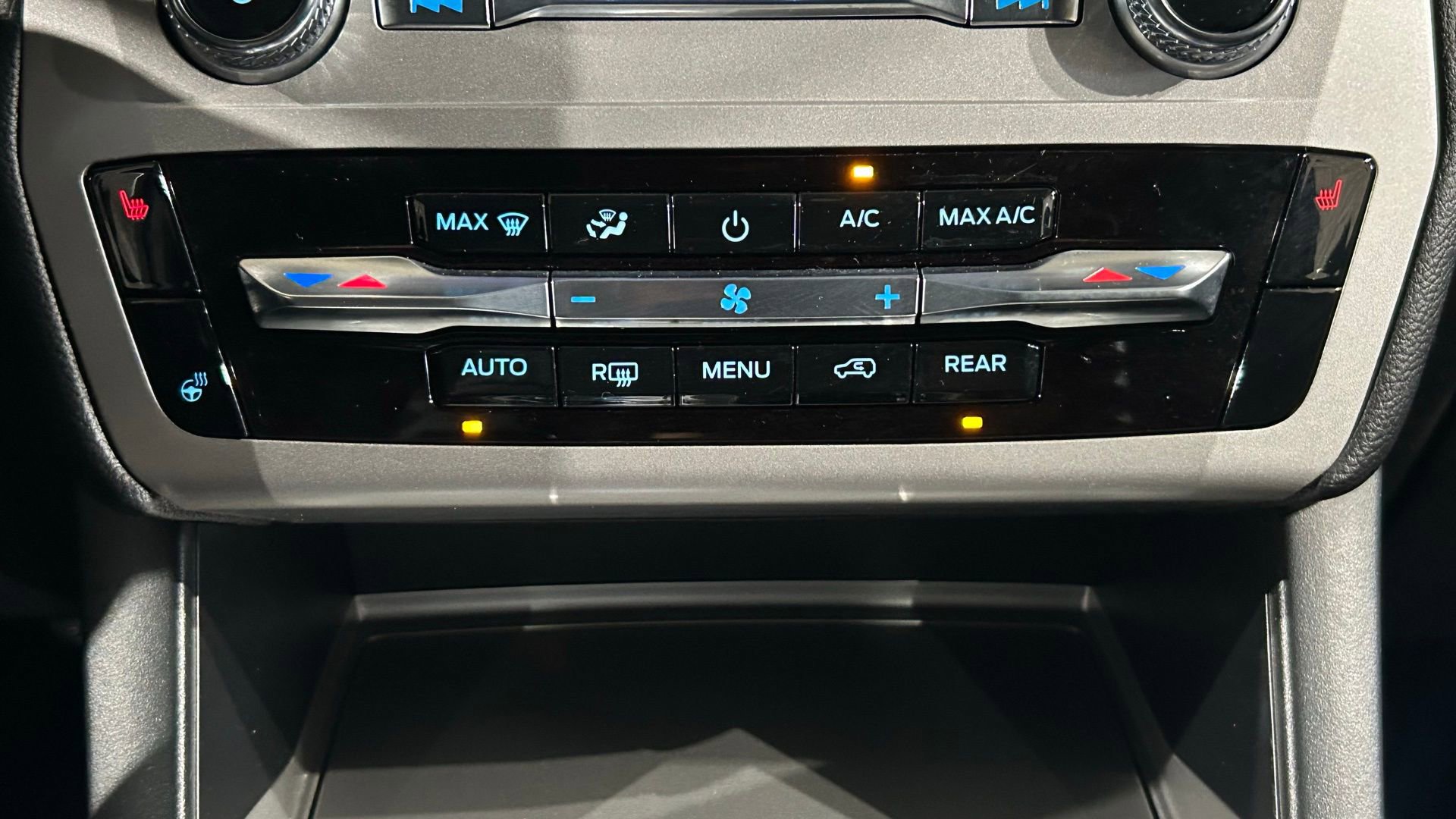 Used 2023 Ford Explorer XLT w/ Equipment Group 202A AWD/4WD image 89