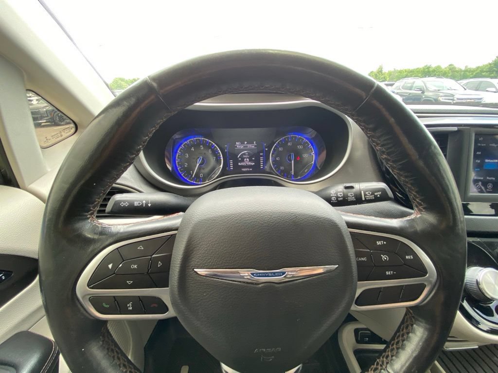 Used 2020 Chrysler Pacifica Touring-L FWD image 14
