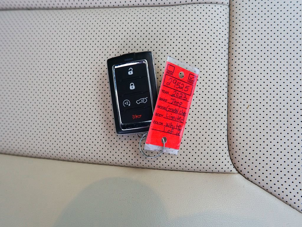 Used 2023 Jeep Grand Cherokee L Limited w/ Luxury Tech Group II image 44