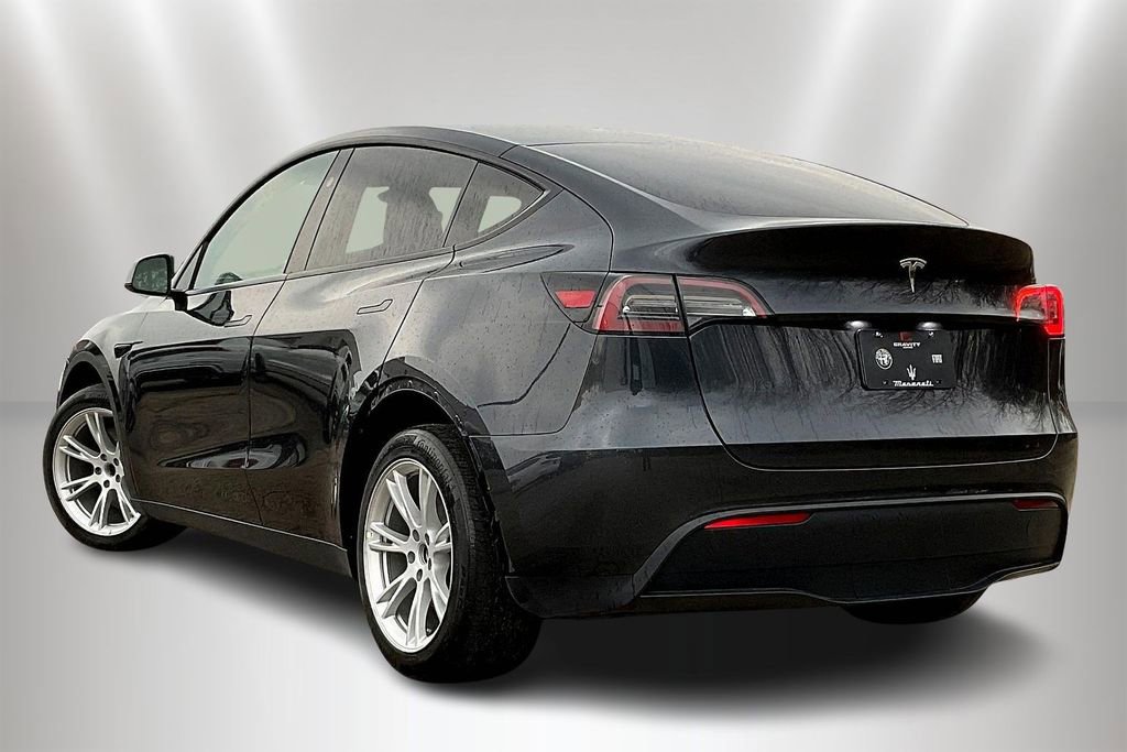 Used 2024 Tesla Model Y 2WD image 4