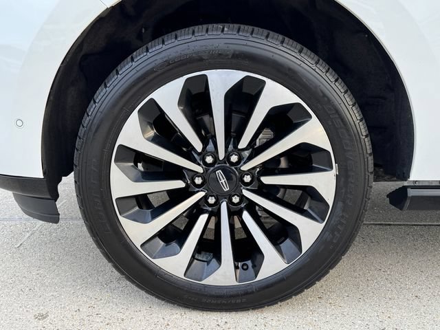 Used 2023 Lincoln Navigator L Reserve AWD/4WD image 13