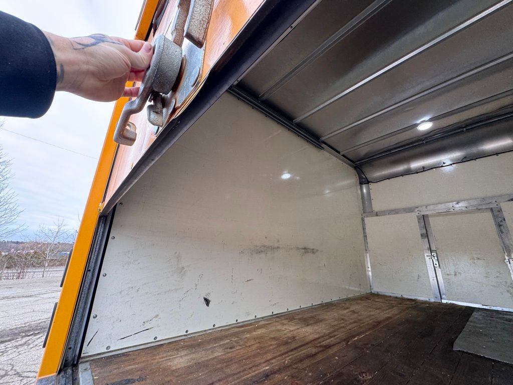 Used 2016 Chevrolet Express 3500 image 21