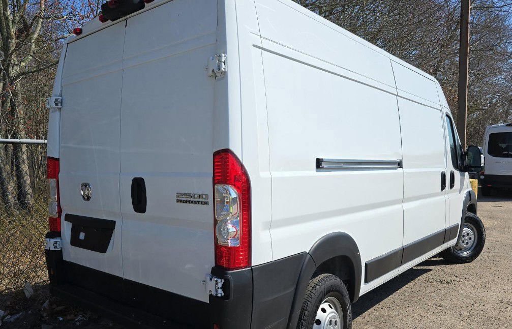 Used 2023 RAM ProMaster 2500 FWD image 4