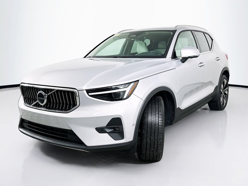 Used 2025 Volvo XC40 B5 Ultra w/ Protection Package AWD/4WD image 1