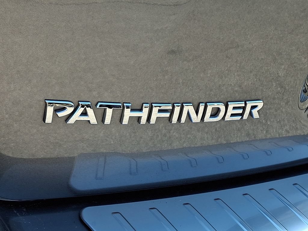 Used 2018 Nissan Pathfinder Platinum AWD/4WD image 34