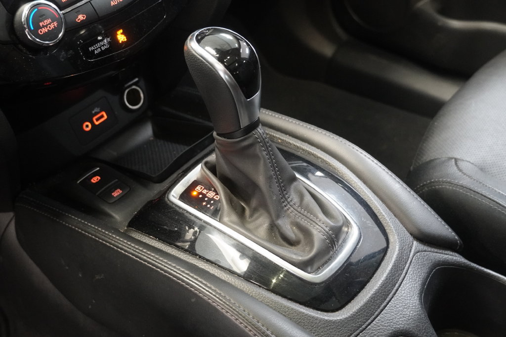 Used 2019 Nissan Rogue SL w/ Premium Package AWD/4WD image 22