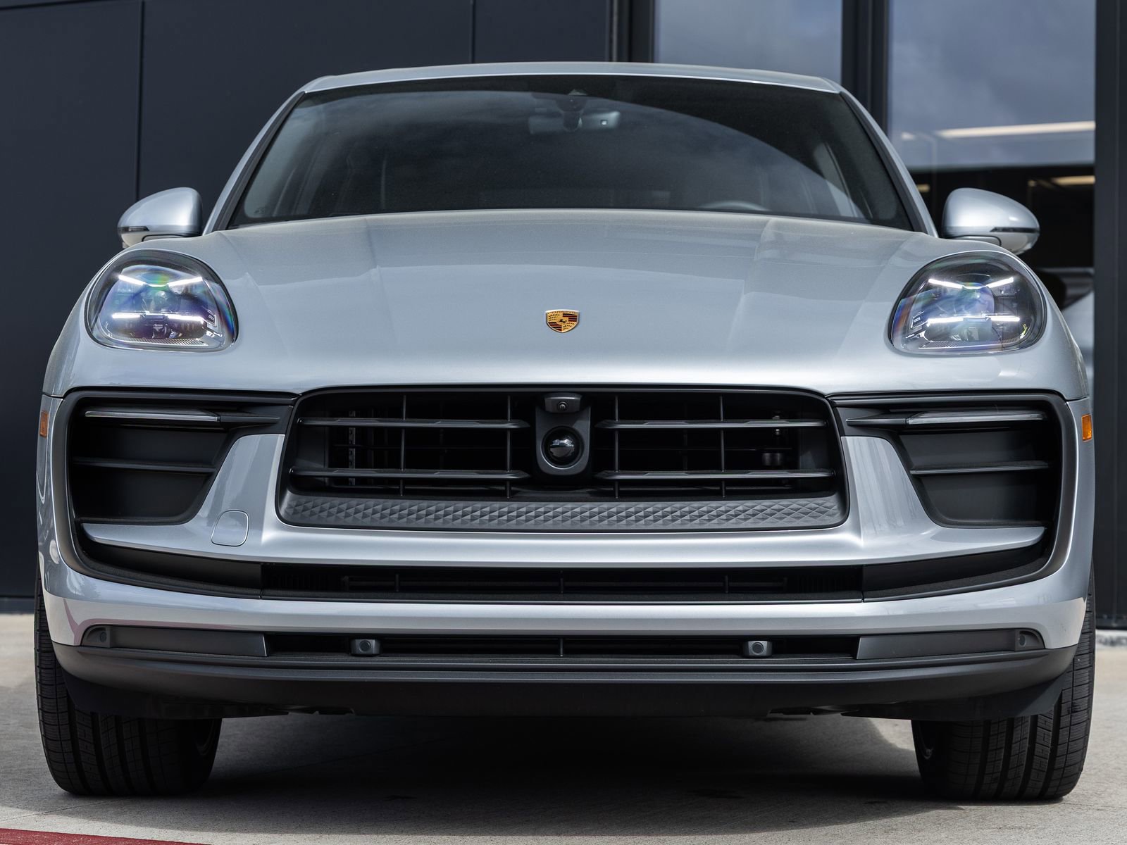 Used 2026 Porsche Macan image 8