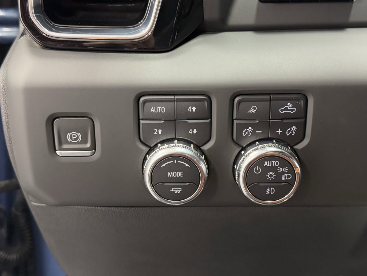 Used 2024 GMC Sierra 1500 Denali Ultimate image 27