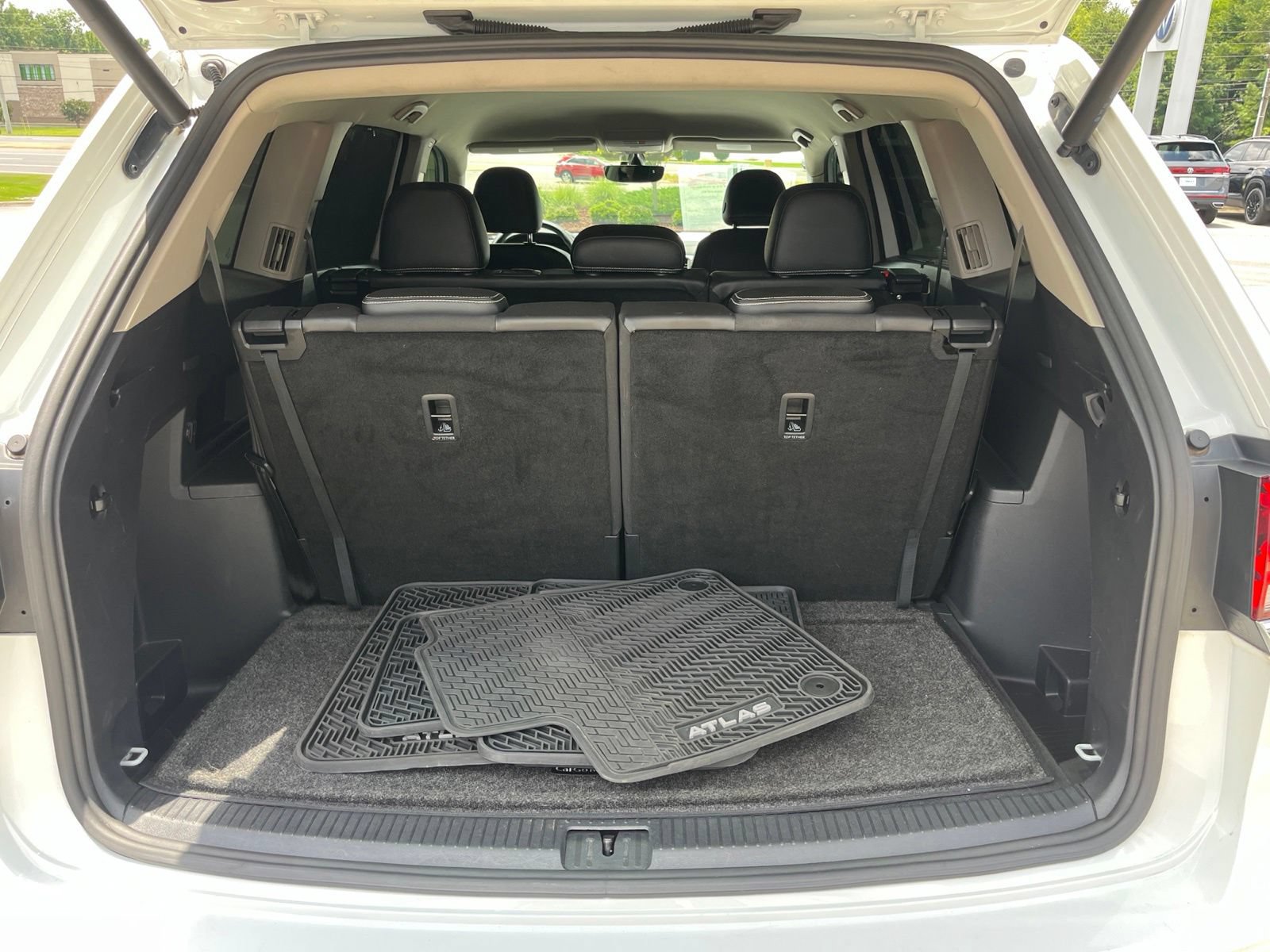 Used 2021 Volkswagen Atlas SE w/ Towing Package FWD image 34
