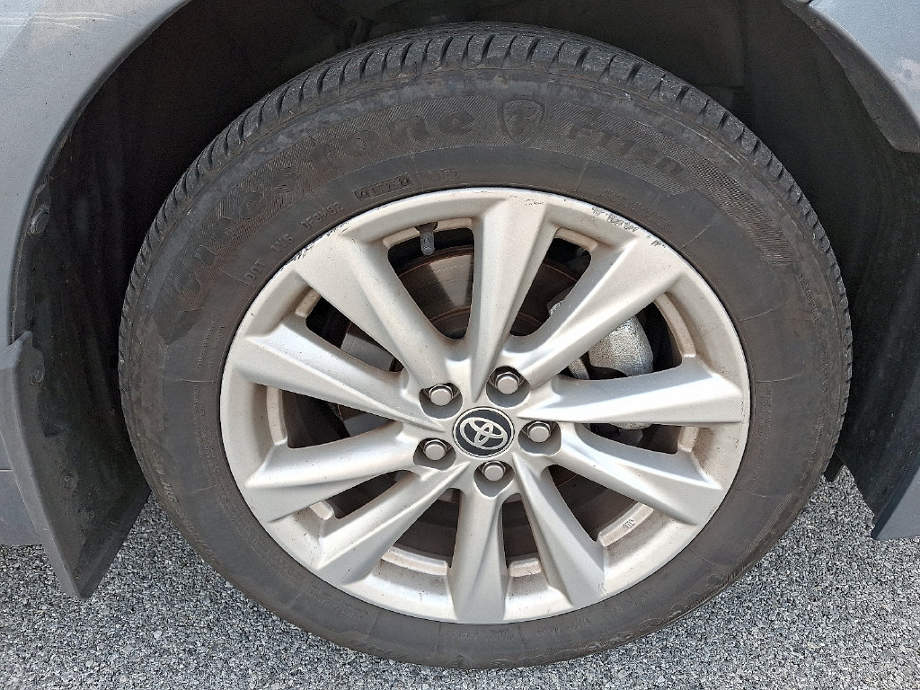Used 2025 Toyota Corolla LE w/ LE Premium Package FWD image 9