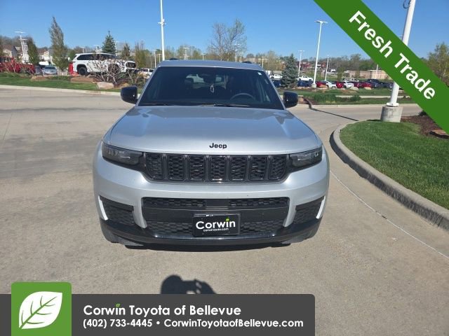 Used 2024 Jeep Grand Cherokee L Altitude AWD/4WD image 9