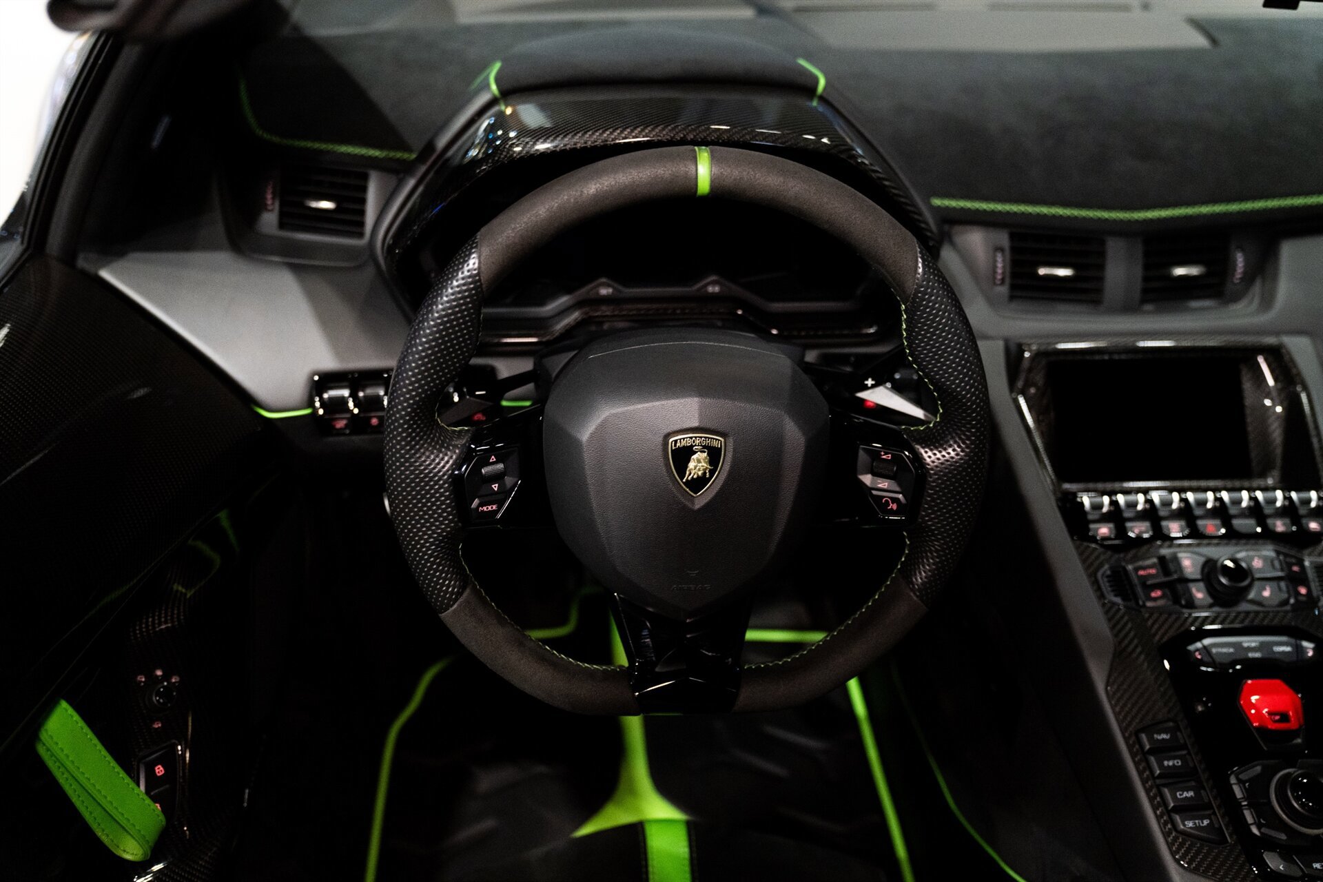Used 2020 Lamborghini Aventador SVJ AWD/4WD image 40