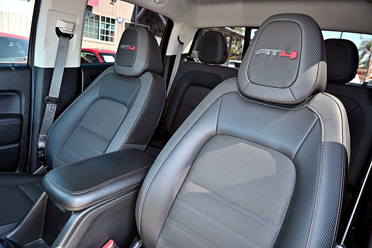 Used 2021 GMC Canyon AT4 image 16