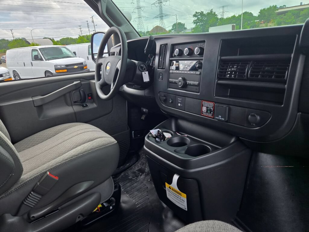 New 2026 Chevrolet Express 2500 w/ Driver Convenience Package RWD image 5