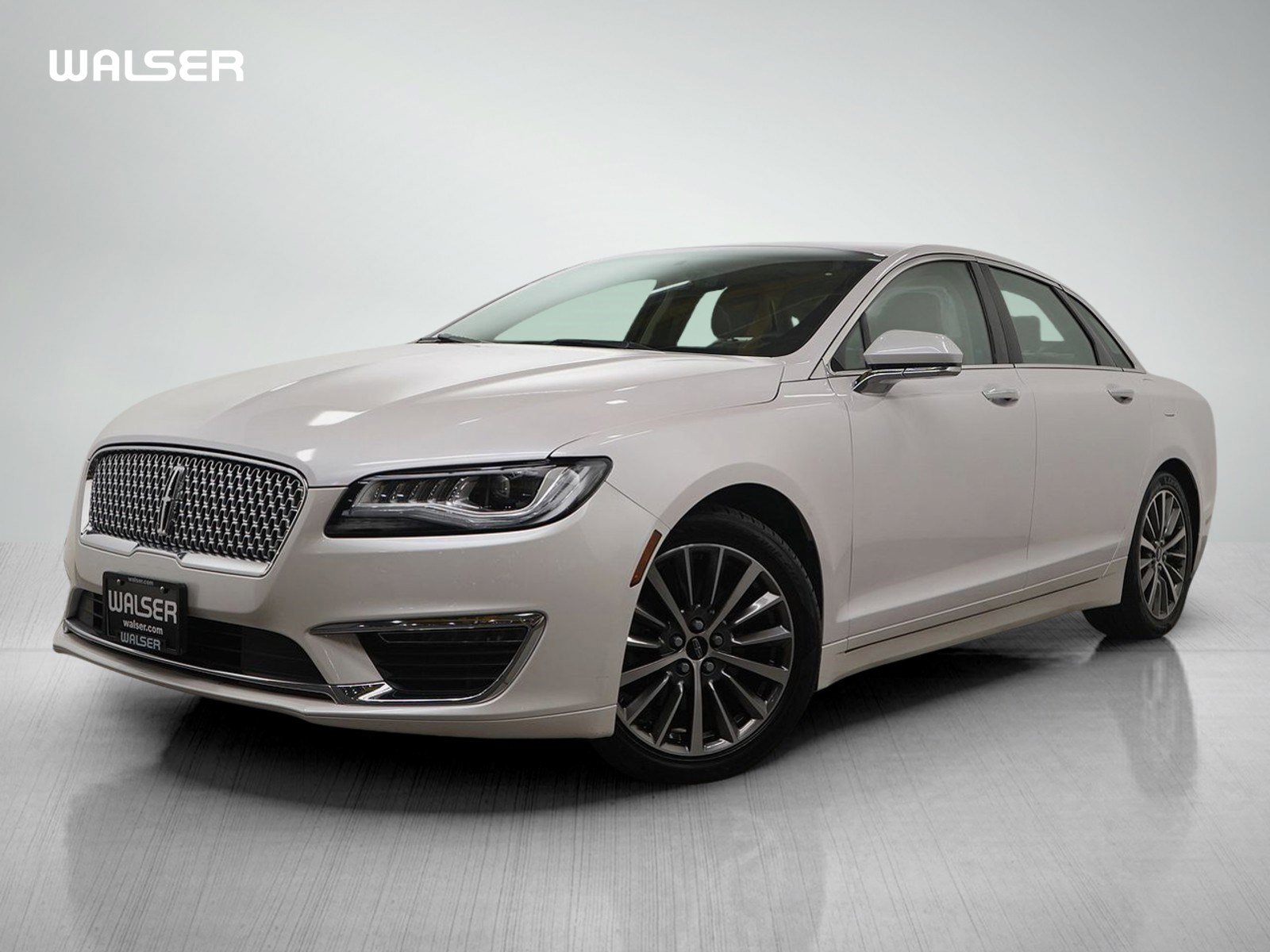 Used 2018 Lincoln MKZ Premiere image 1