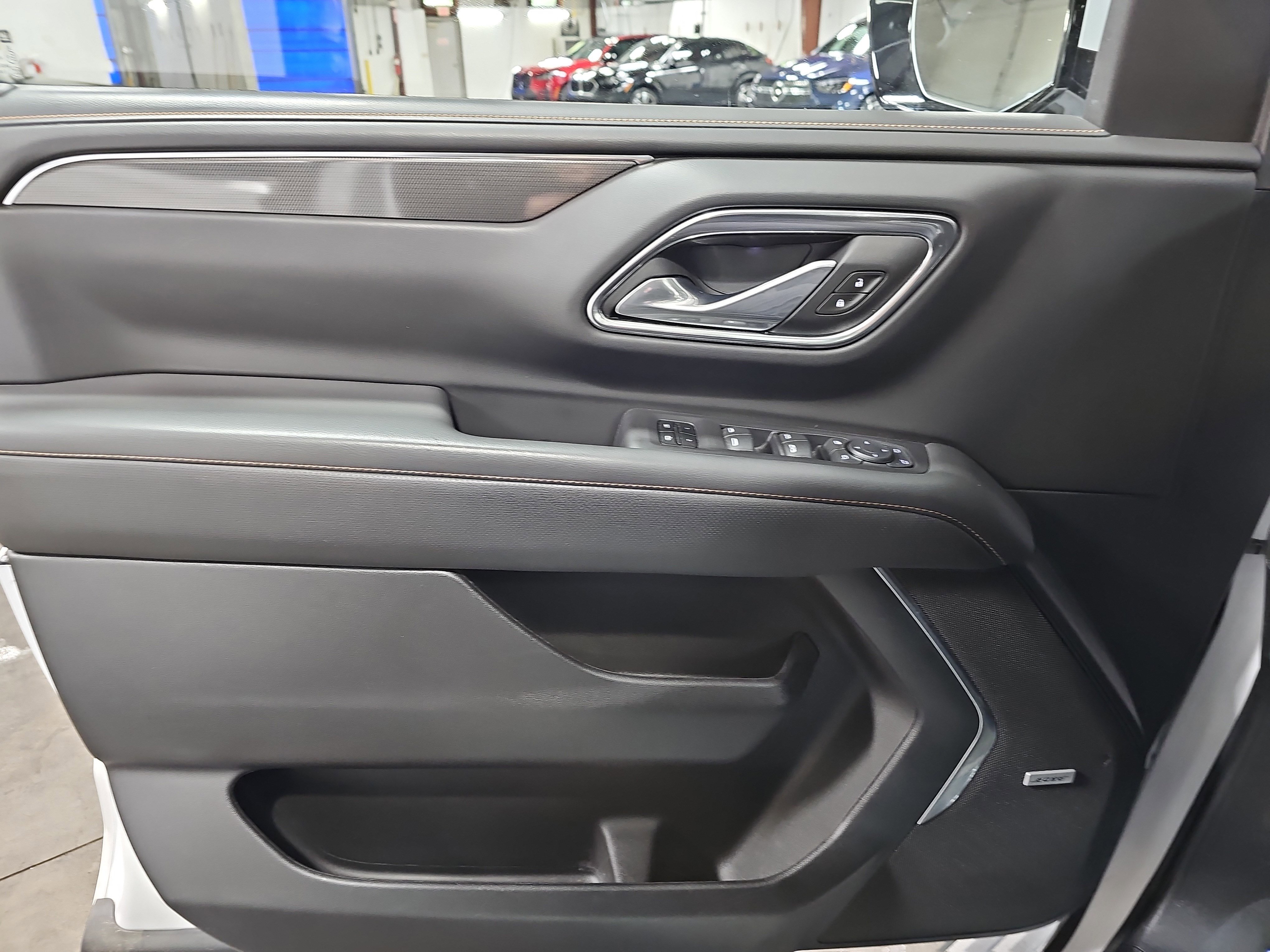 Used 2024 GMC Yukon XL AT4 w/ AT4 Premium Package AWD/4WD image 29