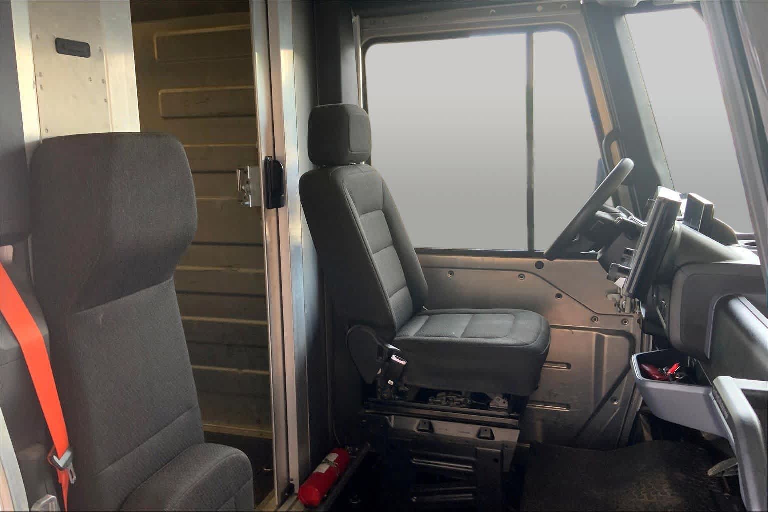 Used 2025 Chevrolet Brightdrop 600 FWD image 8