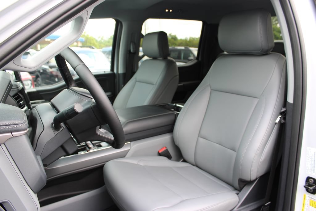 New 2025 Ford F150 Lightning Flash AWD/4WD image 9