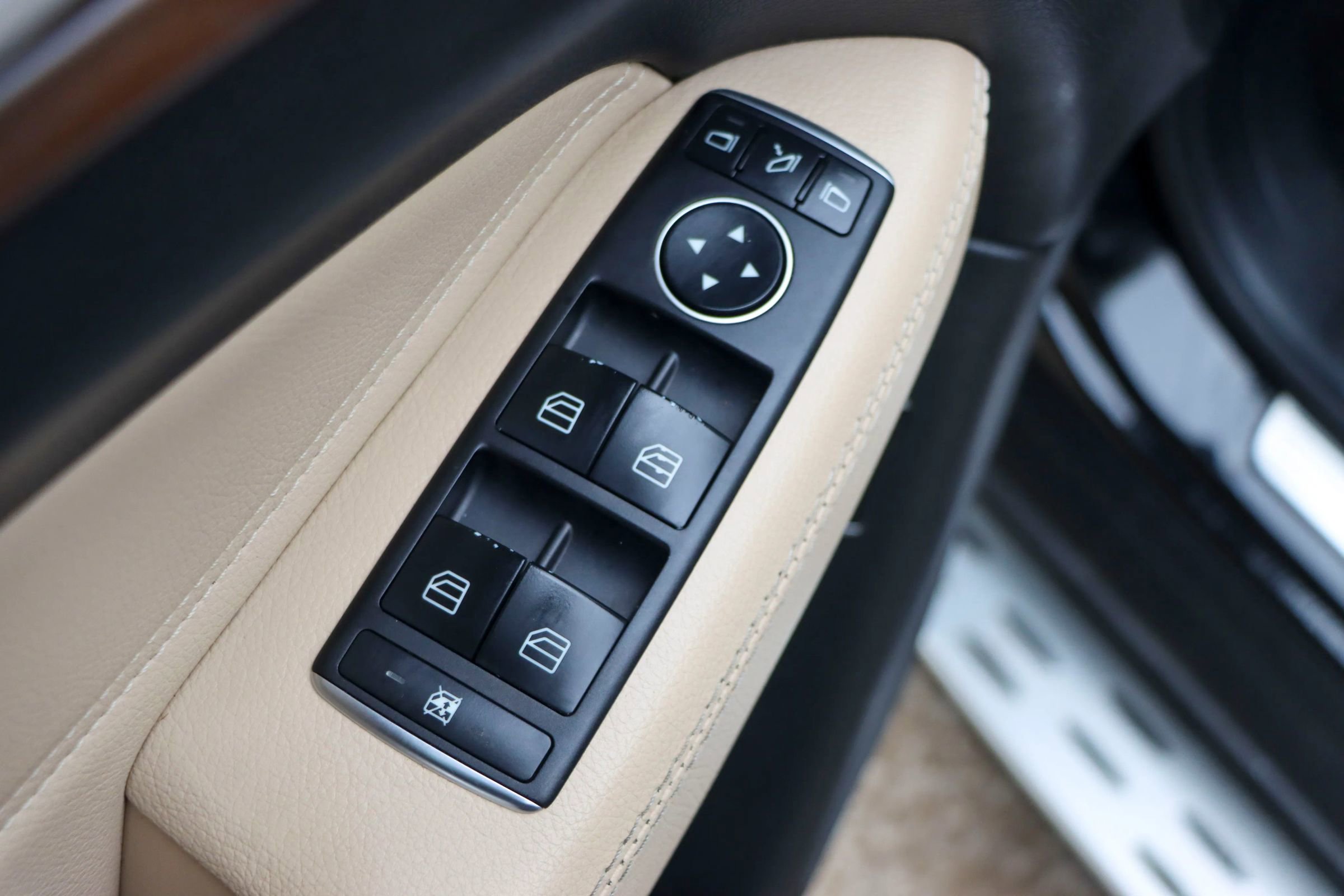 Used 2017 Mercedes-Benz GLS 450 4MATIC image 14